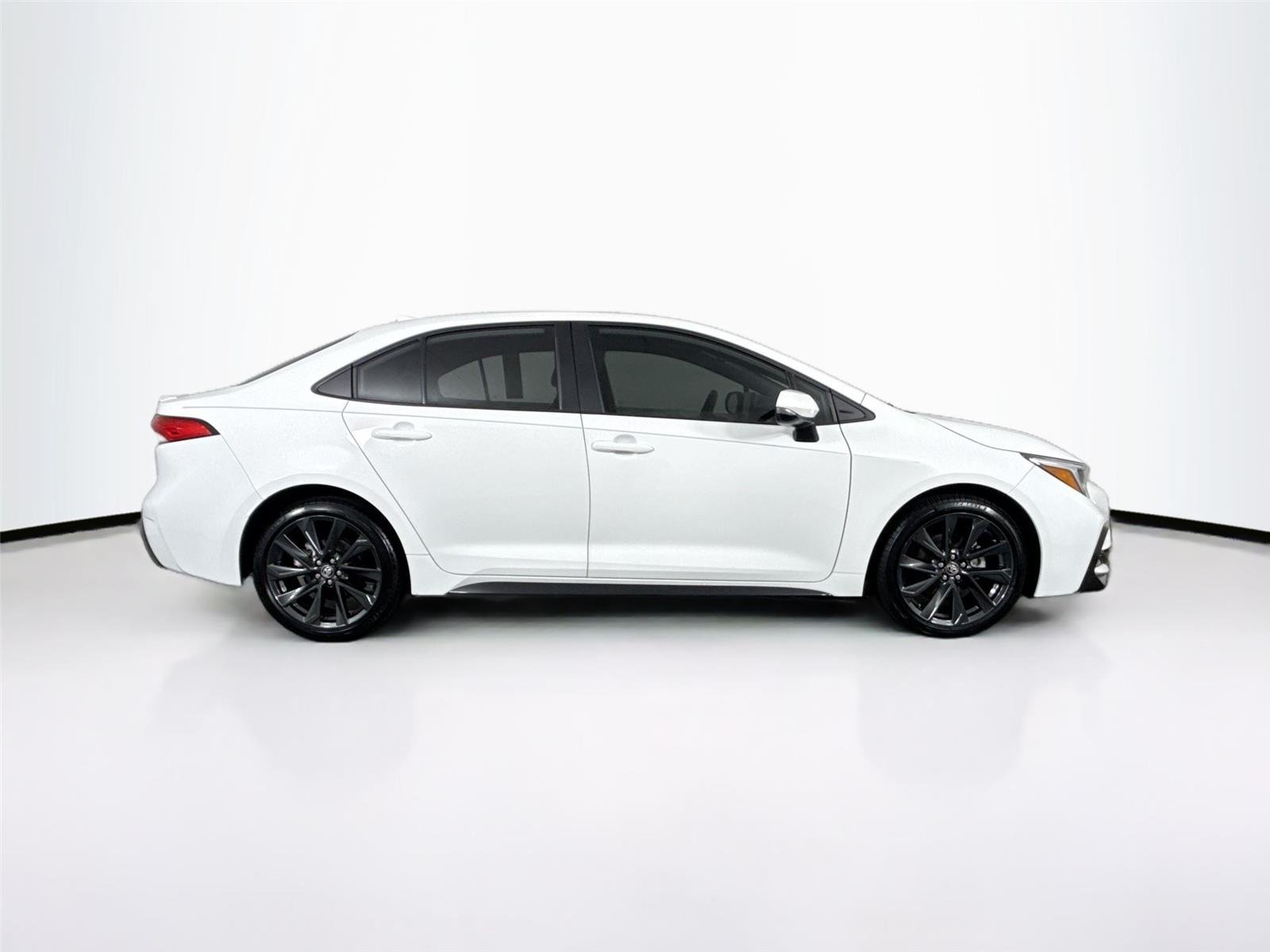 Certified Used 2024 Ice Cap Toyota SE image 10
