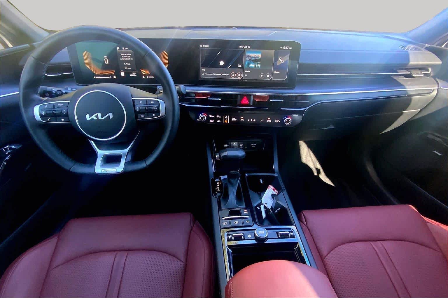 Certified Used 2025 Wolf Gray Kia GT-Line image 15