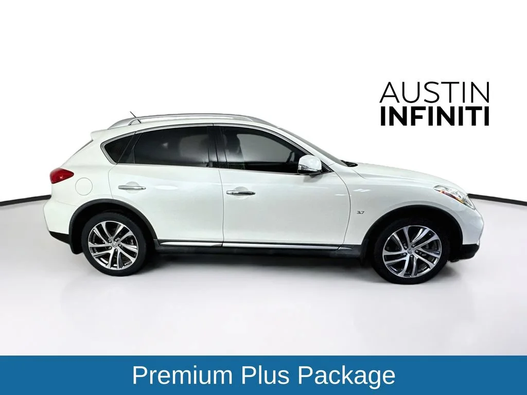 Used 2017 White INFINITI  image 9