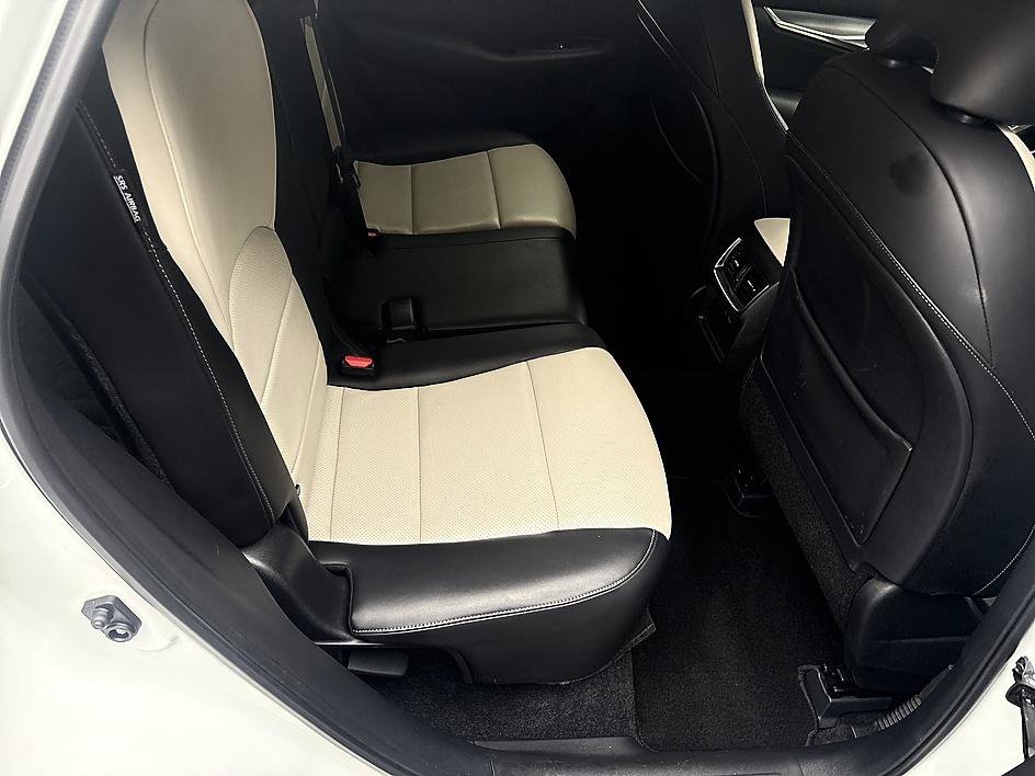 Used 2024 Radiant White INFINITI LUXE image 21