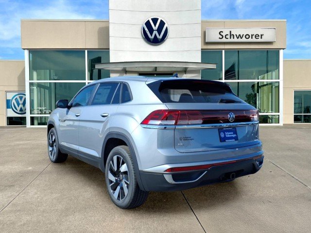 New 2026 Silver Mist Metallic Volkswagen SE w/Technology 4M image 2
