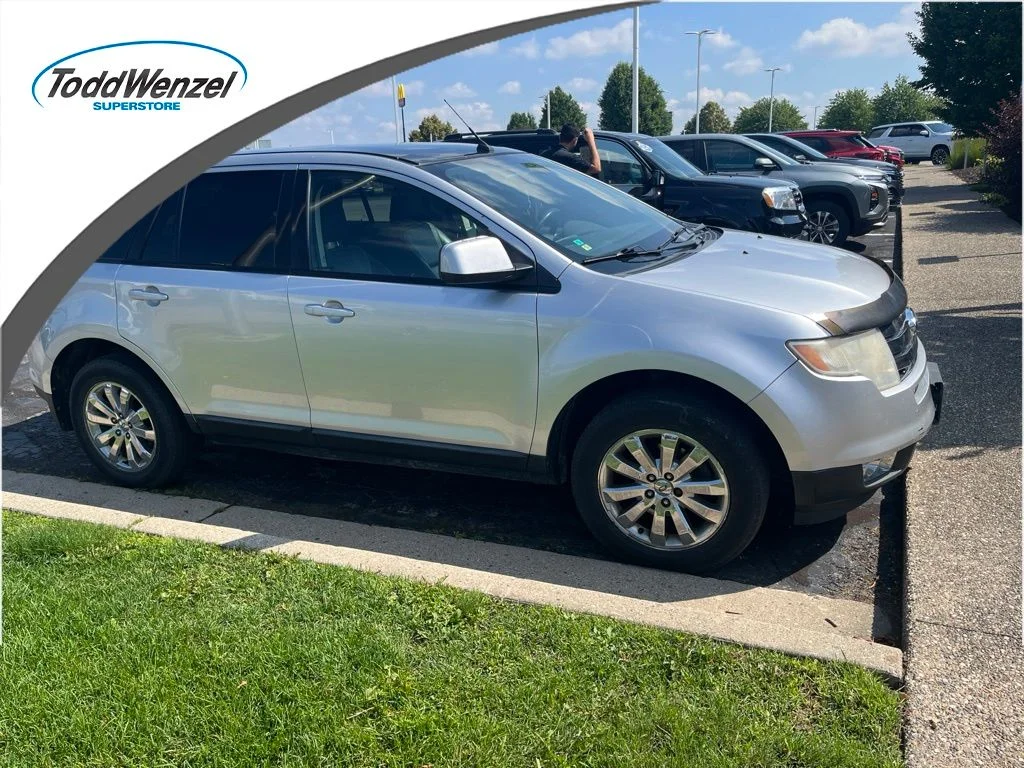 Used 2010 Silver Ford SEL image 1