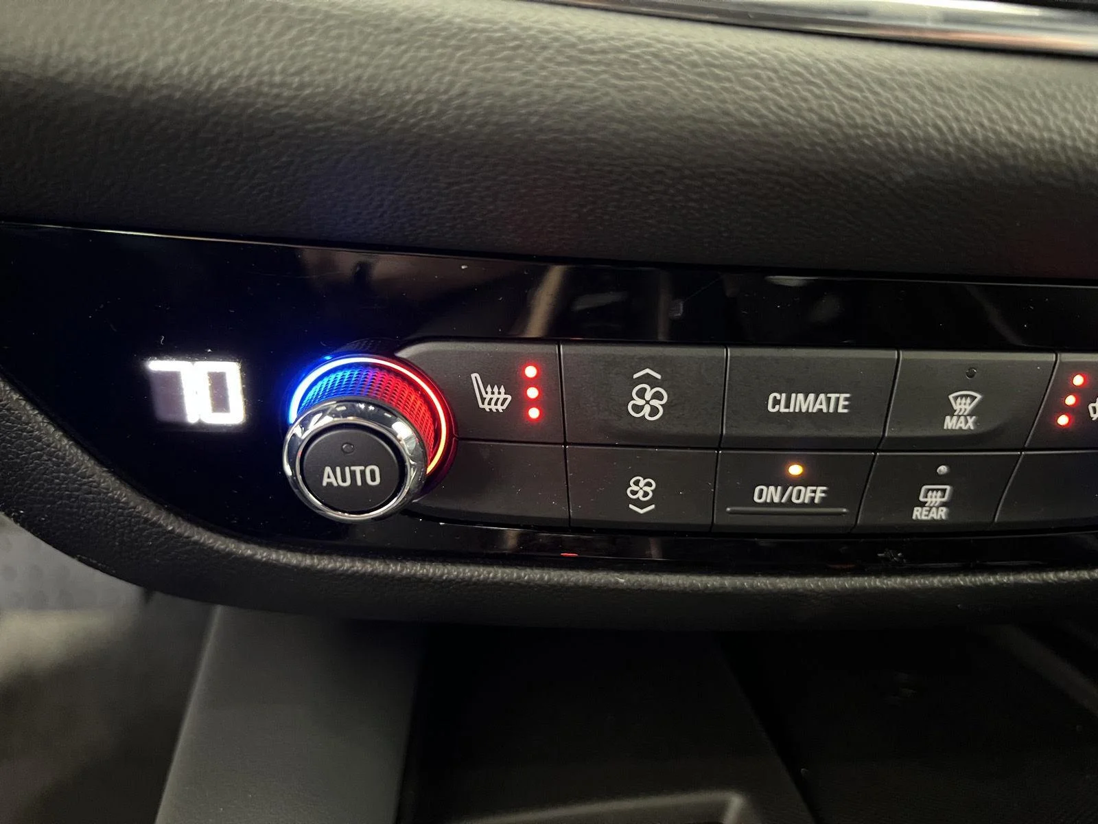 Used 2024 Summit White Buick Essence image 14