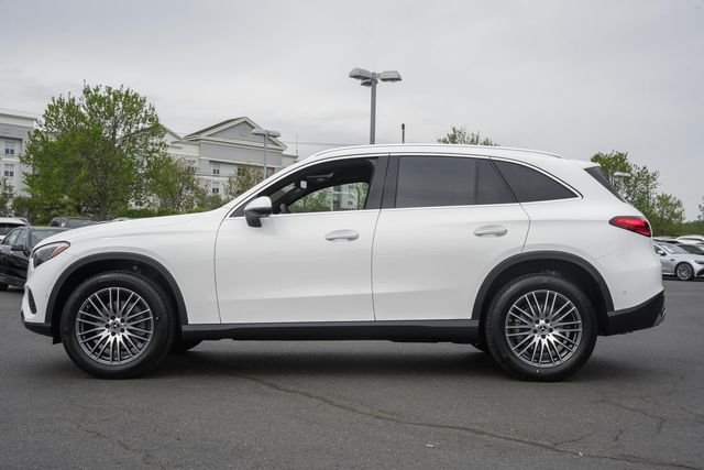 New 2026 Polar White Mercedes-Benz GLC 300 image 4