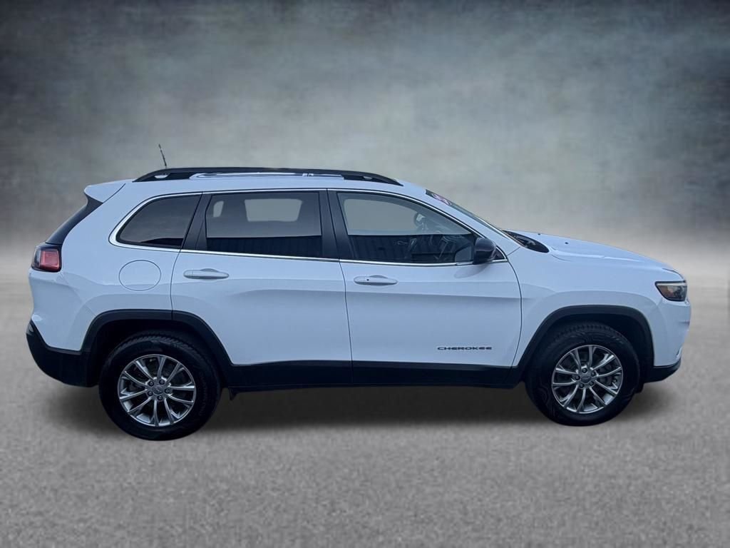 Used 2022 Bright White Clearcoat Jeep Latitude Lux image 7