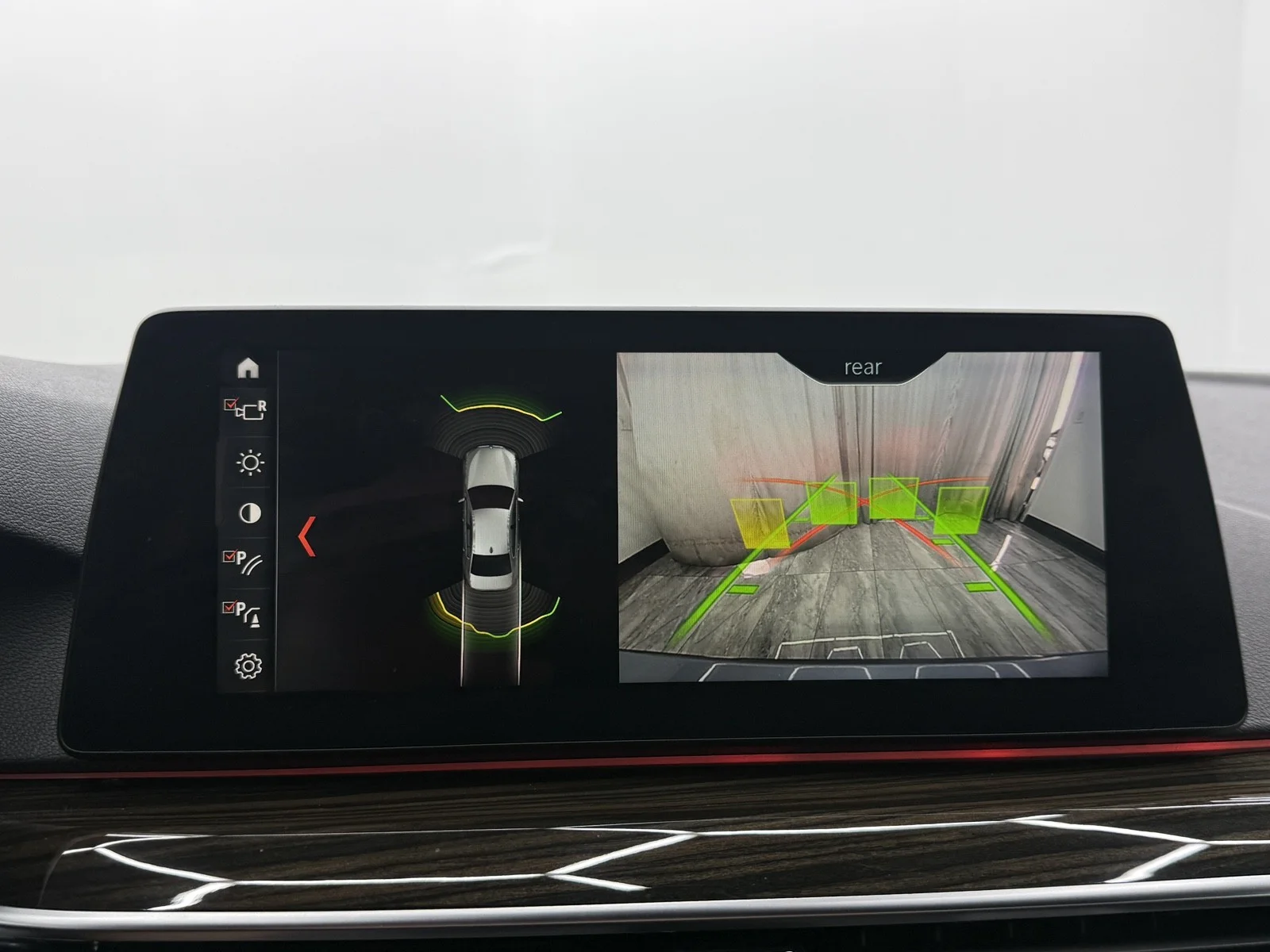 Used 2018 Bluestone Metallic BMW 530e xDrive iPerformance image 23
