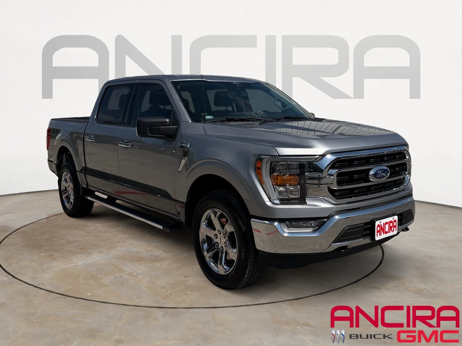 Used 2022  Ford XLT image 1