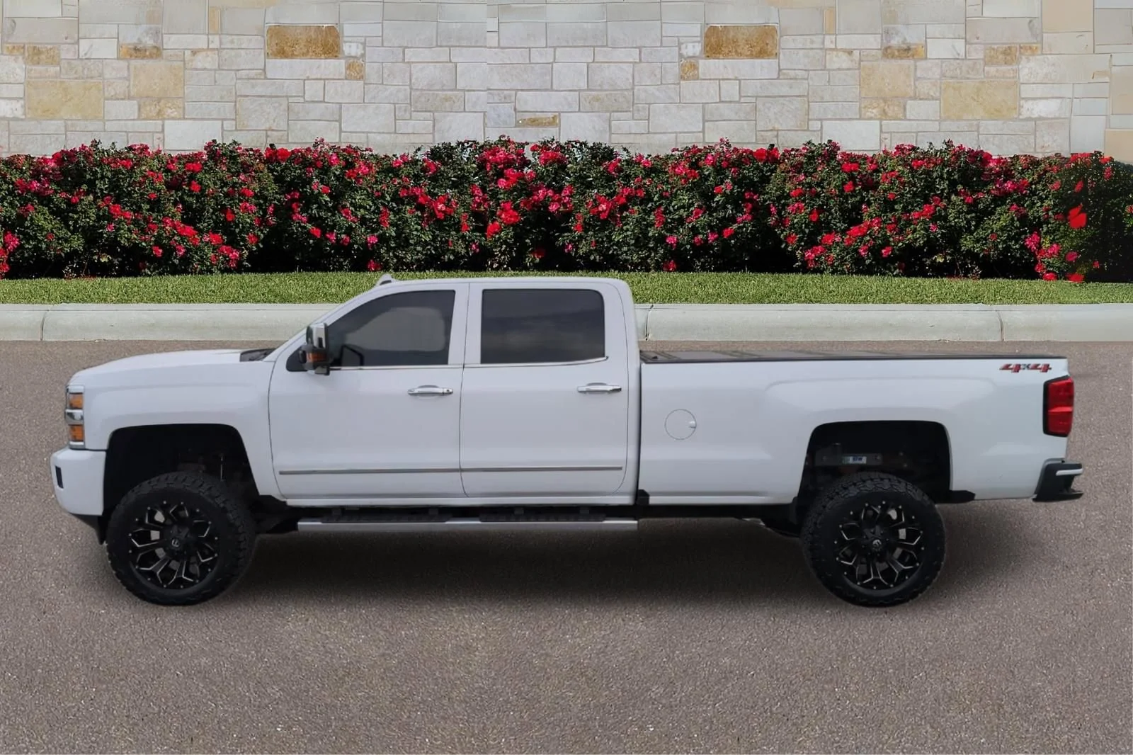 Used 2019 SUMMIT WHITE Chevrolet High Country image 6