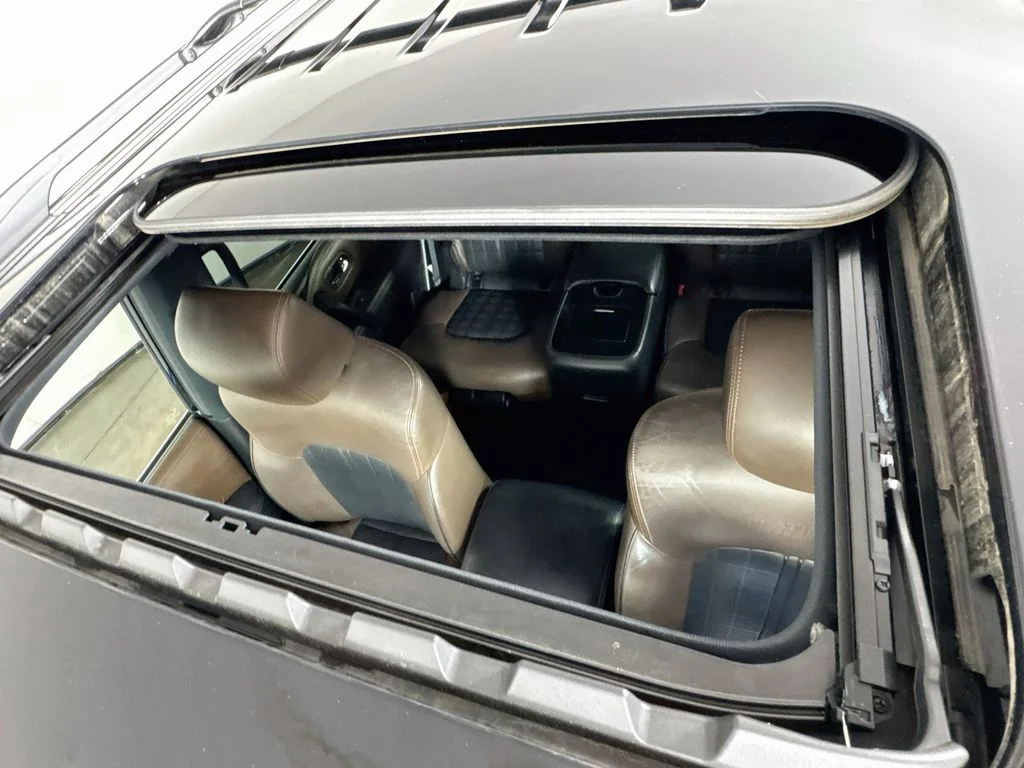 Used 2019 Black Nissan Platinum image 28