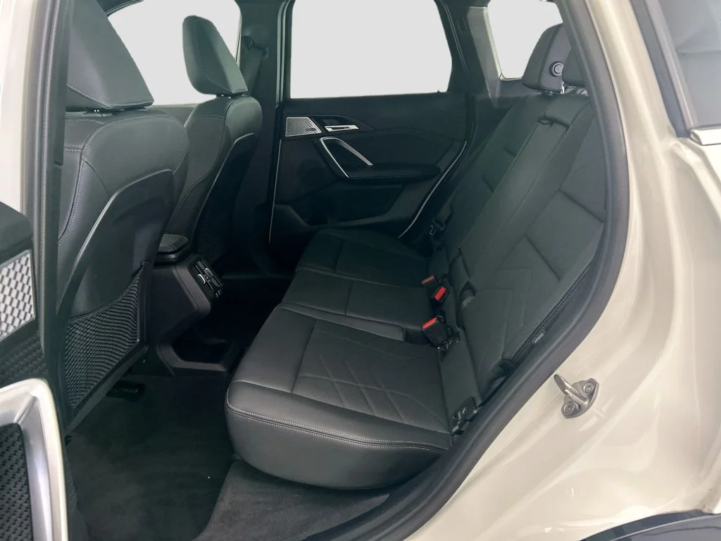 Used 2023 White BMW xDrive28i image 20