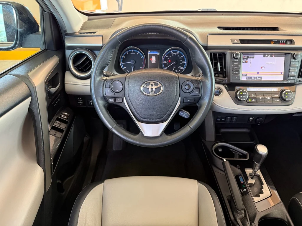Used 2018 Silver Sky Metallic Toyota Limited image 15