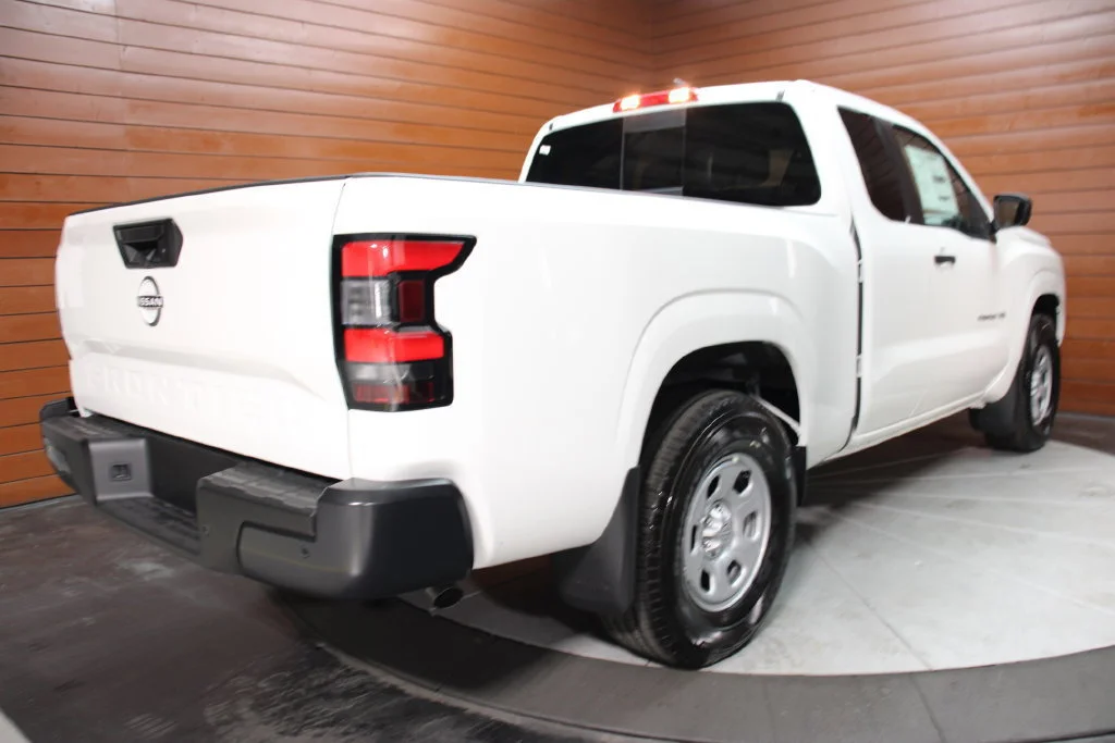 New 2027 Glacier White Nissan King Cab® S image 3