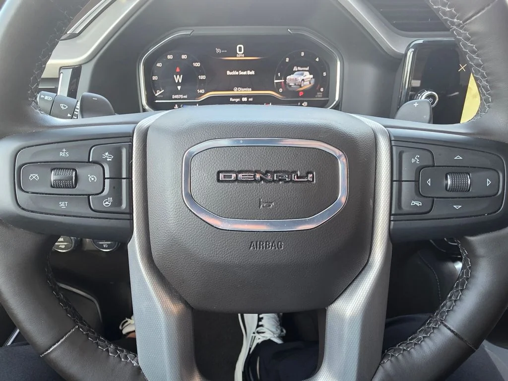 Used 2024 White GMC Denali image 19