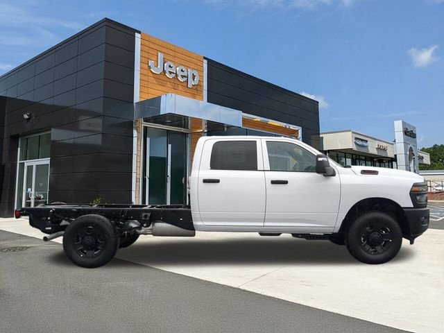 New 2026 Bright White Clear-Coat Exterior Paint RAM Tradesman image 11