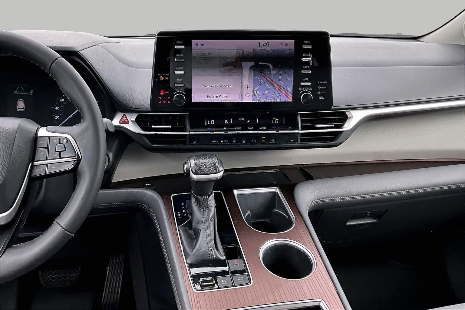 Used 2022 Wind Chill Pearl Toyota XLE image 6