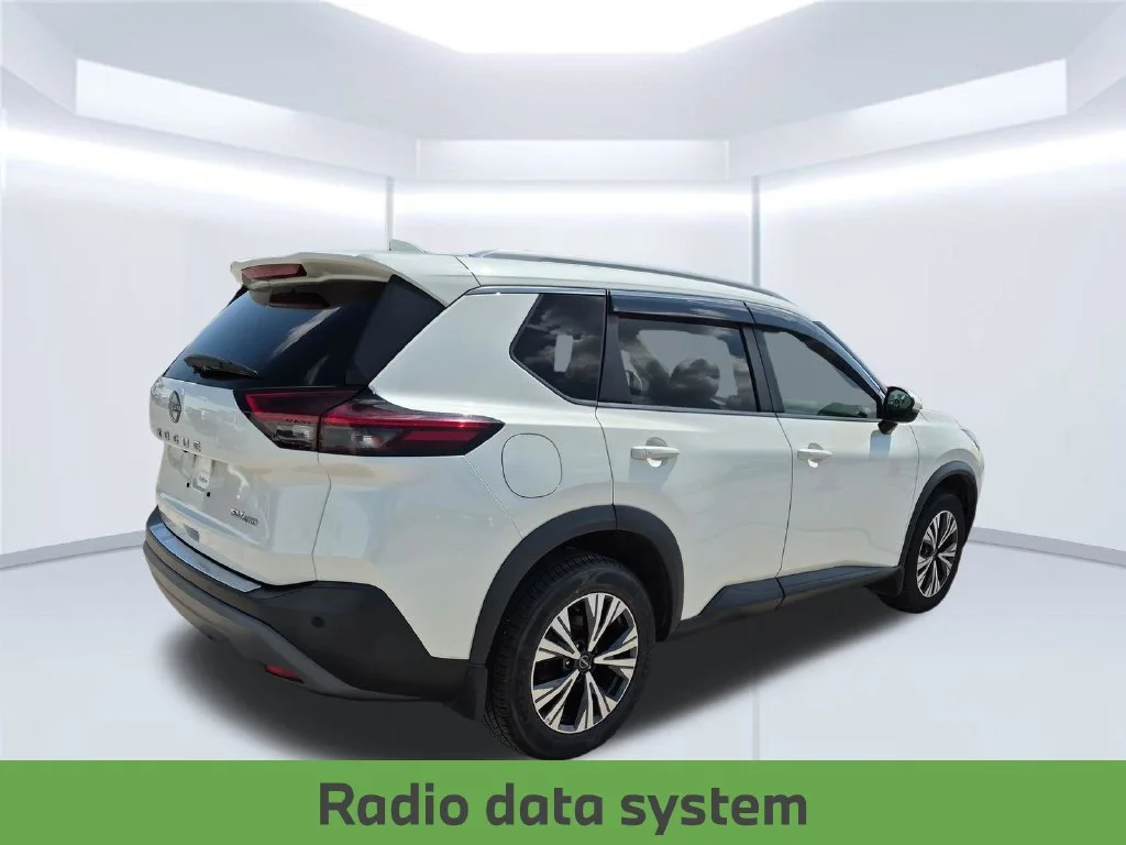 Used 2022 White Nissan SV image 6