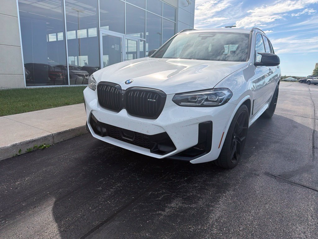 Used 2022 Alpine White BMW M image 3