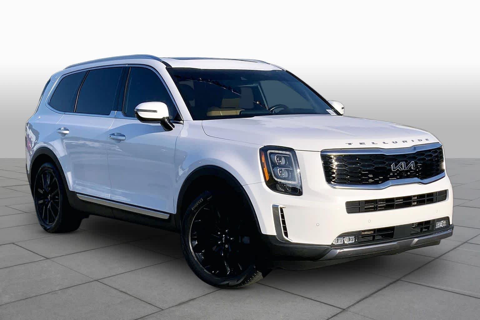 Used 2022 Glacial White Pearl Kia SX image 3