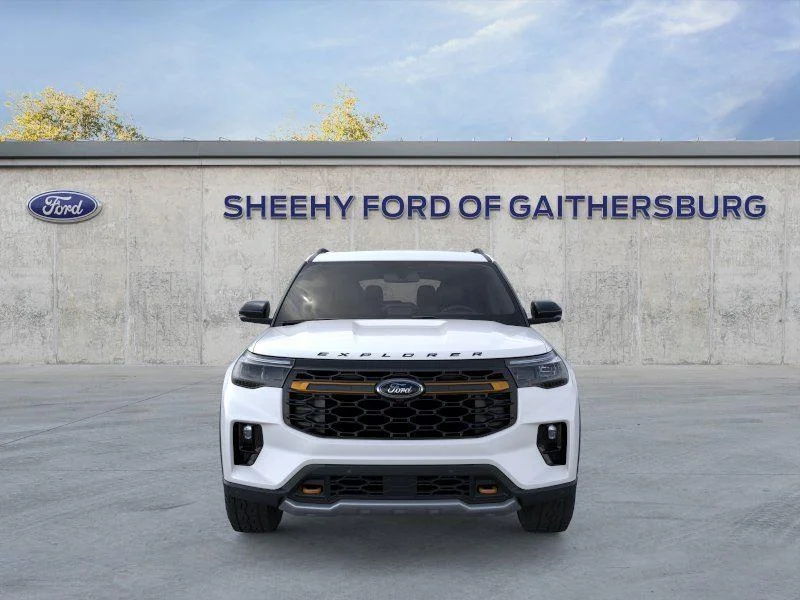 New 2026 Star White Metallic Tri-Coat Ford Tremor image 7