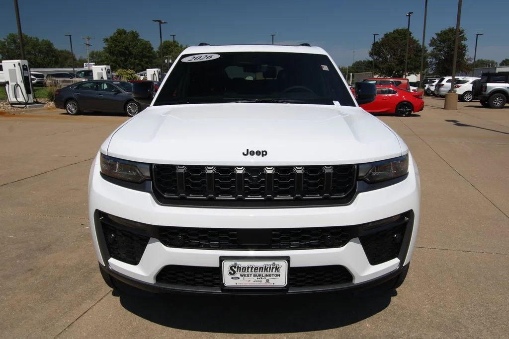 New 2026 Bright White Clear-Coat Exterior Paint Jeep Limited image 2