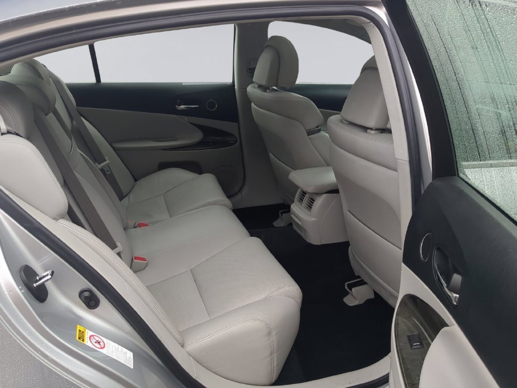 Used 2008 Silver Lexus 350 image 20