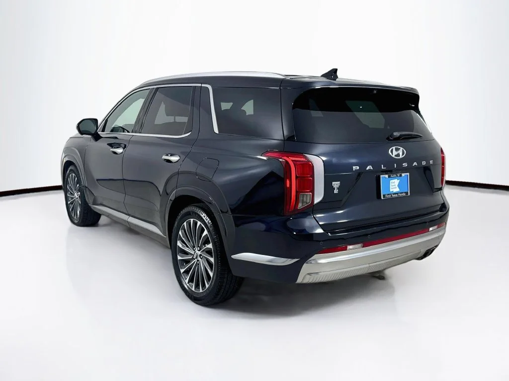 Used 2023 White Hyundai Calligraphy image 6