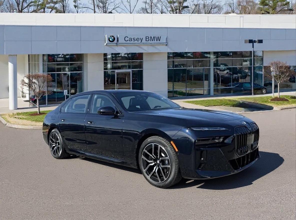 2026 BMW 7 Series 750e xDrive Sedan's photo