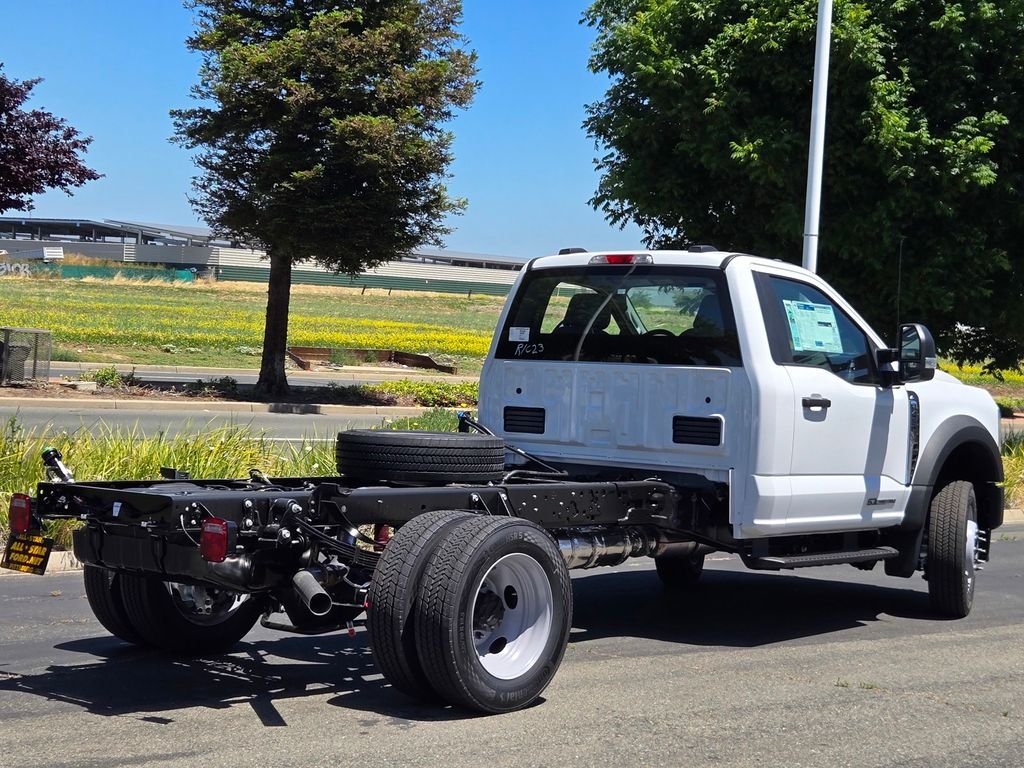 New 2026 Oxford White Ford F-450® XL image 3