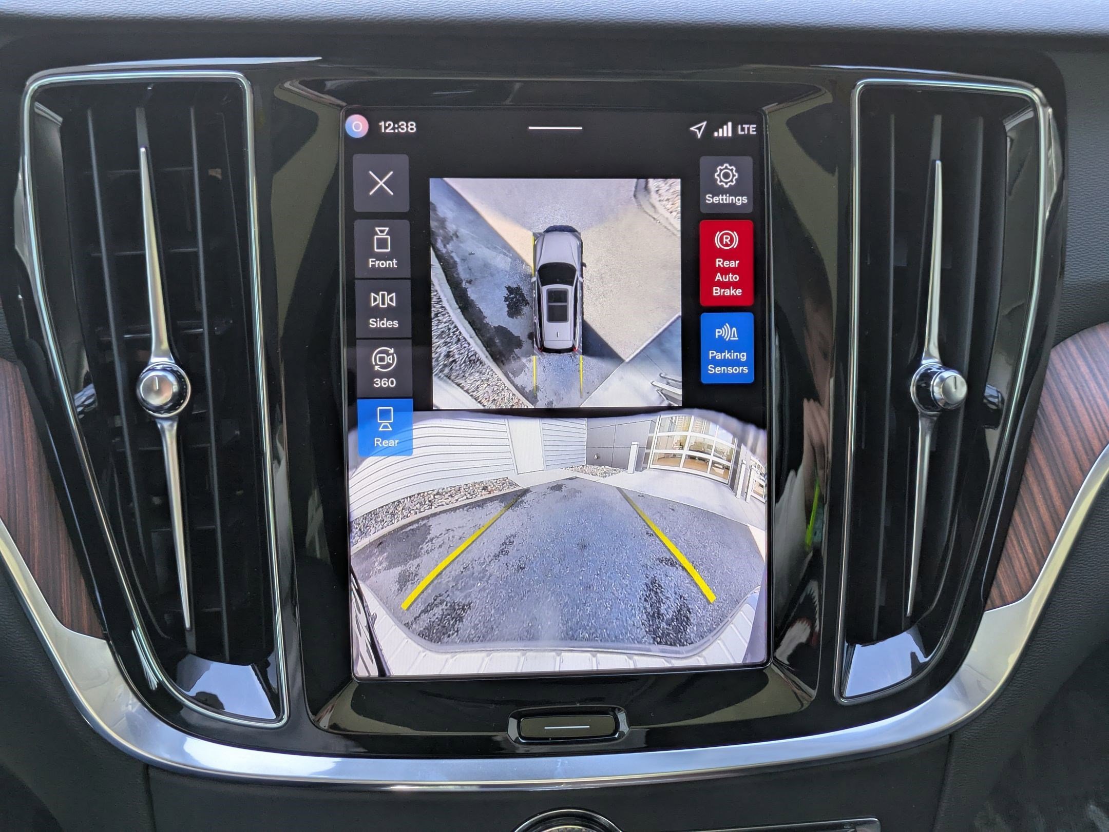 2026 Volvo V60 Cross Country Plus - Photo 12