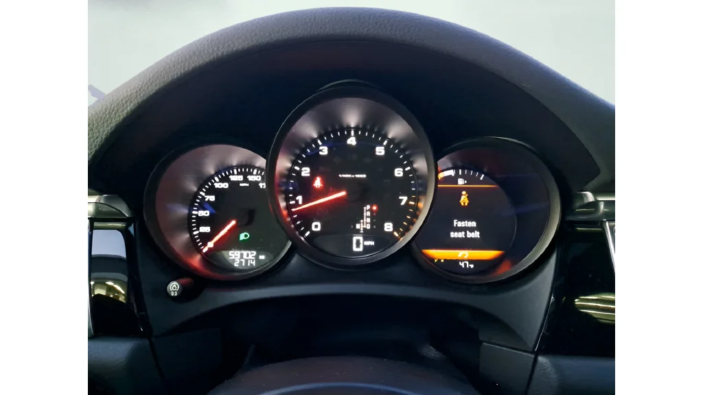Used 2018  Porsche Base image 21