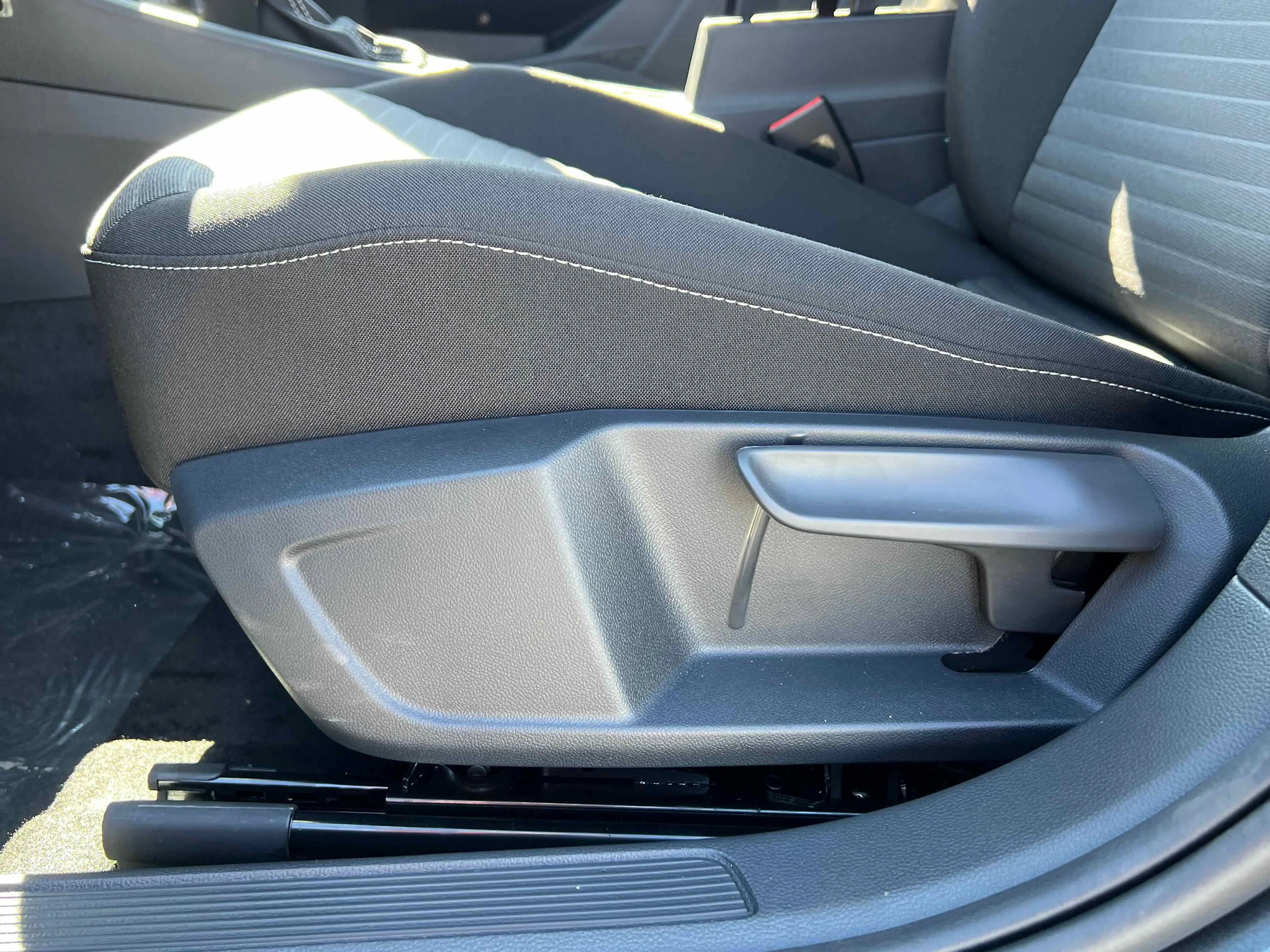 New 2026 Platinum Gray Metallic Volkswagen S image 17