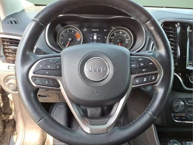 Used 2019 Gray Jeep Limited image 24