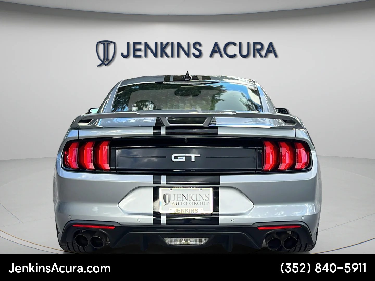 Used 2022 Silver Metallic Ford GT Premium image 4