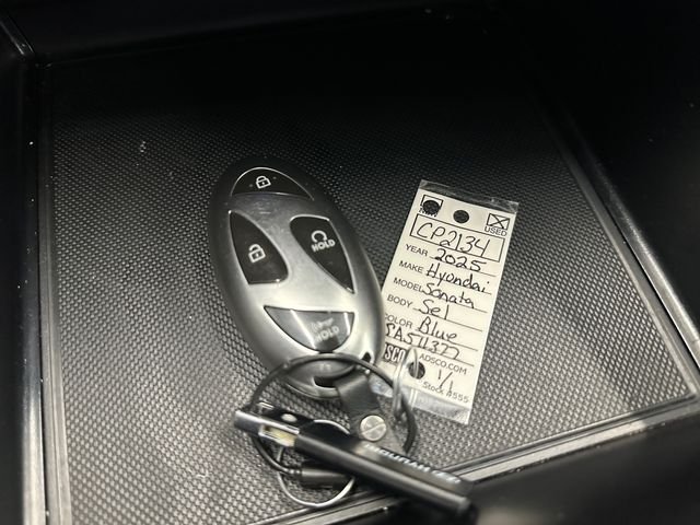 Used 2025 Blue Hyundai SEL image 34