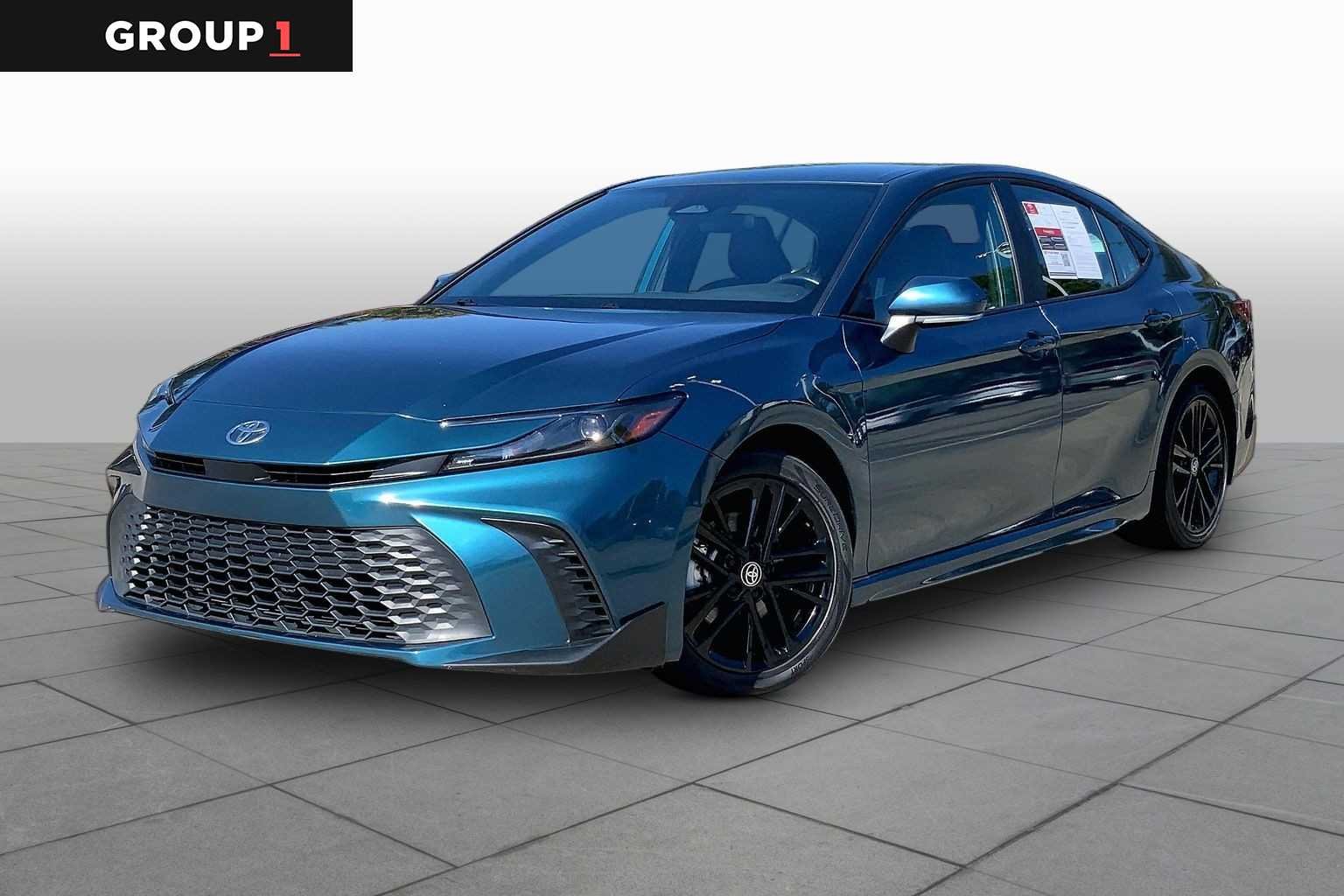 Used 2025 Ocean Gem Toyota SE image 1