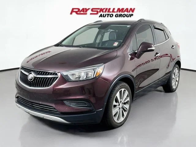 Used 2018 Red Buick Preferred image 3