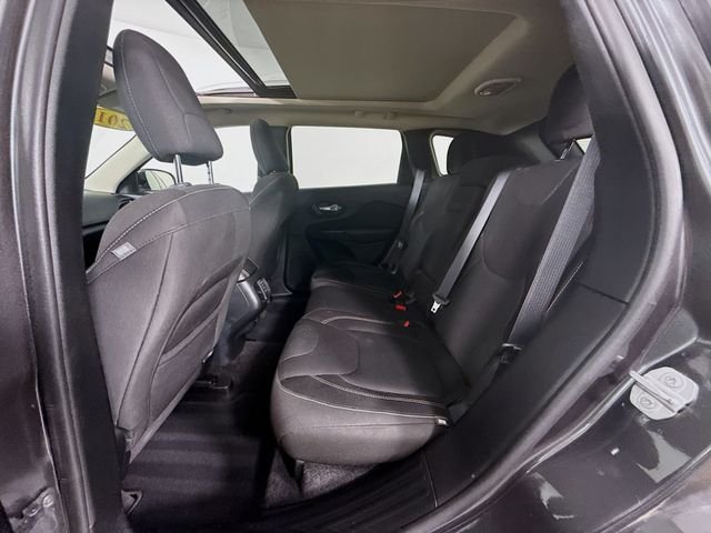 Used 2016 Gray Jeep Latitude image 23