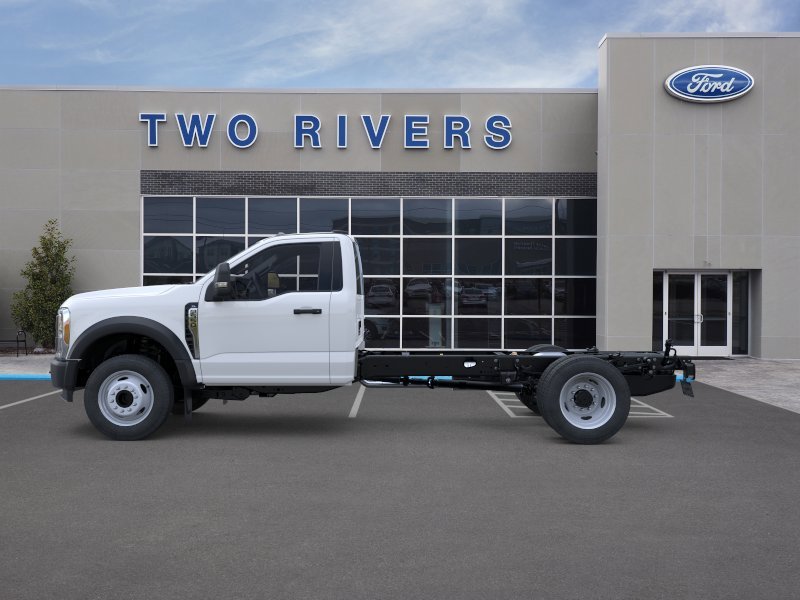 New 2026 Oxford White Ford F-550® XL image 3