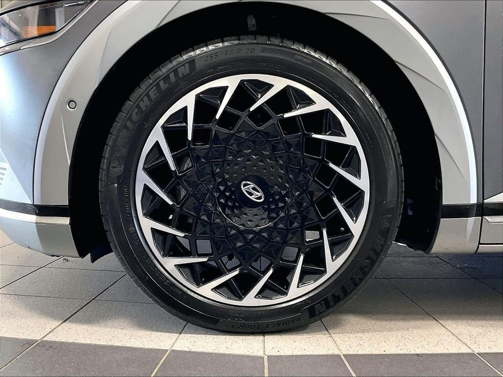 Used 2022 Gray Hyundai Limited image 7