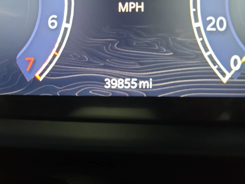 Used 2023 White Jeep Altitude image 22