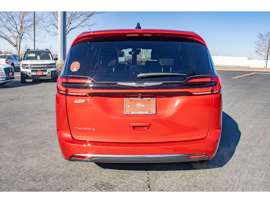 New 2026 Red Hot Pearlcoat Chrysler Select image 6