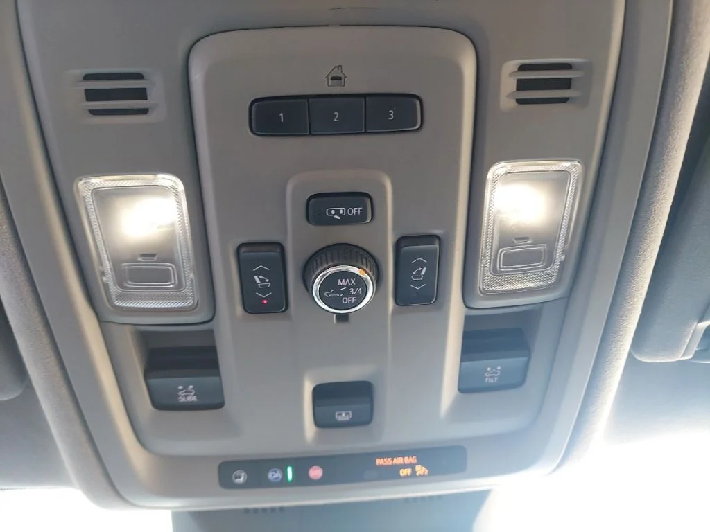 Used 2021 White Cadillac Premium Luxury Platinum image 32