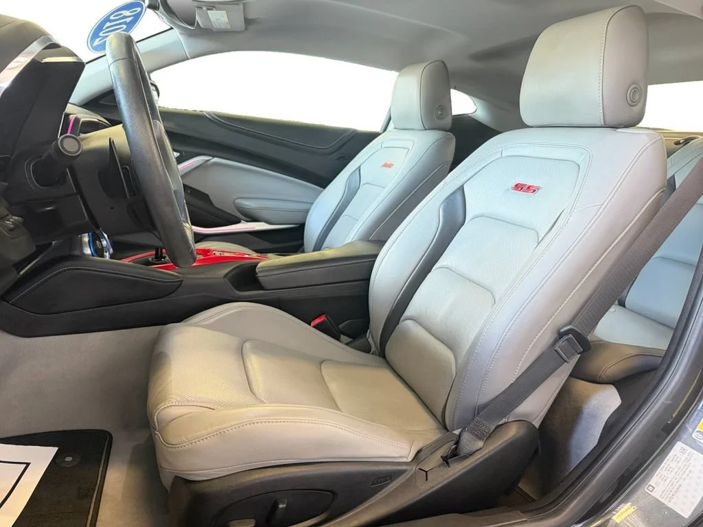 Used 2018 NIGHTFALL GRAY METALLIC Chevrolet 2SS image 25