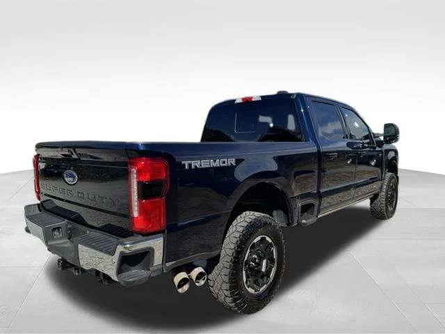 Used 2025 Blue Ford Lariat image 8