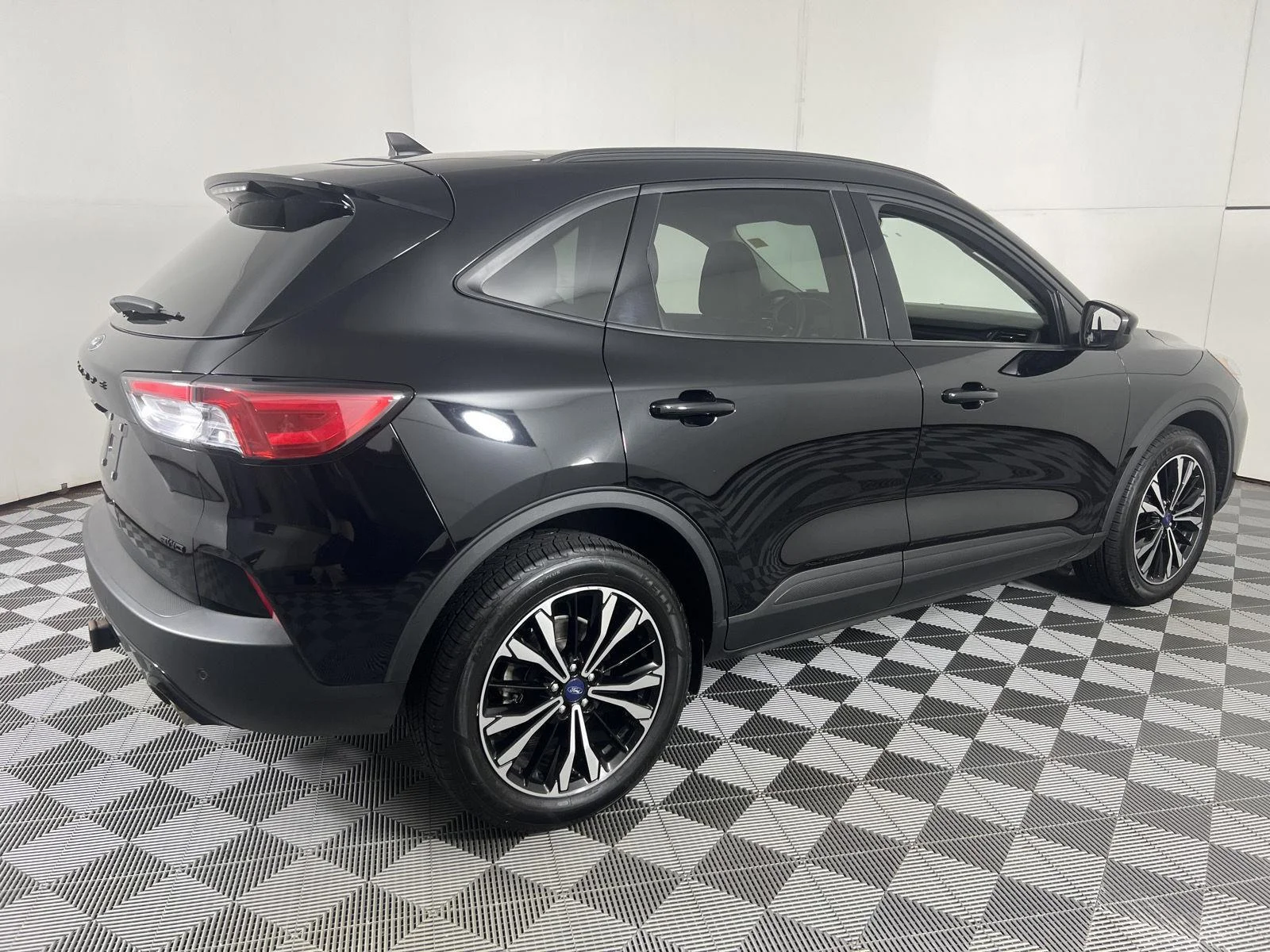 Used 2022 Agate Black Ford SEL image 11