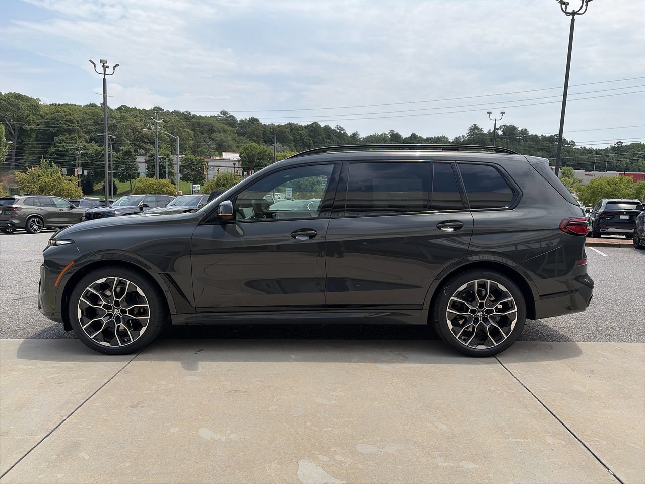 New 2027 Dravit Grey Metallic BMW xDrive40i image 5