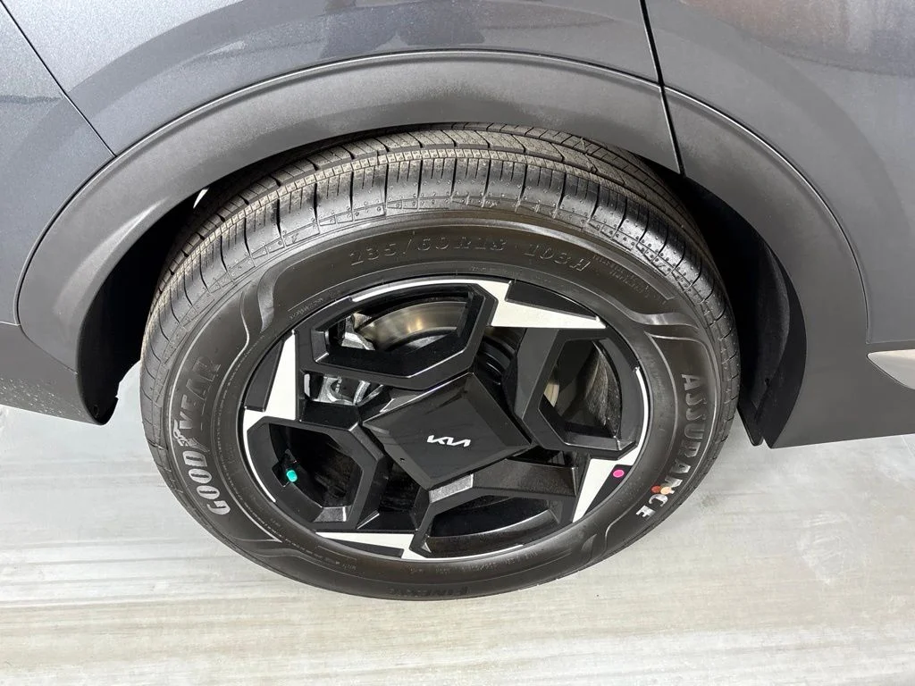 New 2026 Gravity Gray Kia EX image 10