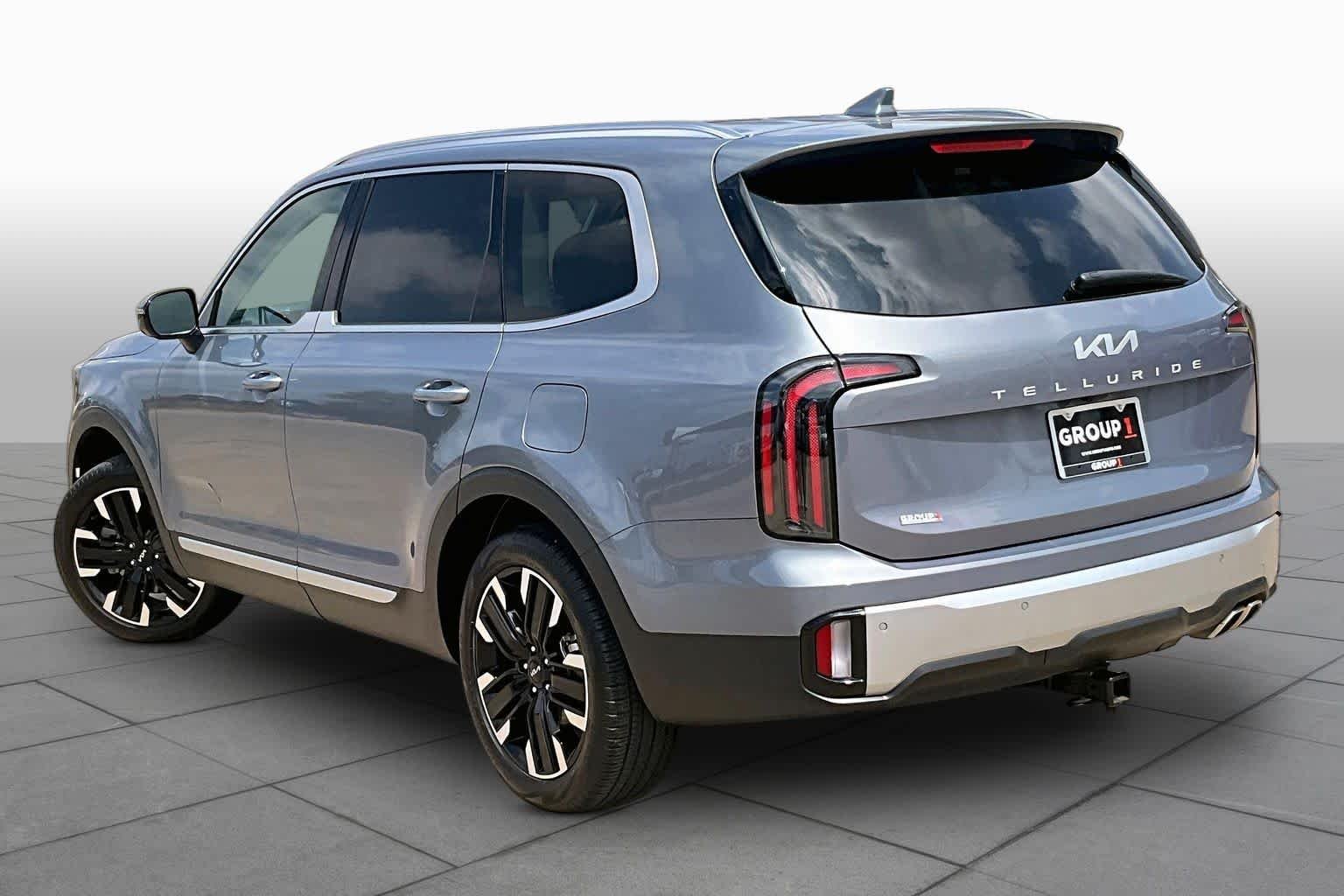 Used 2024 Everlasting Silver Kia SX image 18
