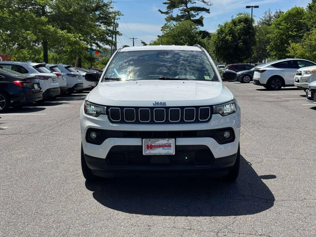 Used 2022 Jeep Compass Latitude with VIN 3C4NJDBB7NT231481 for sale in Glen Cove, NY