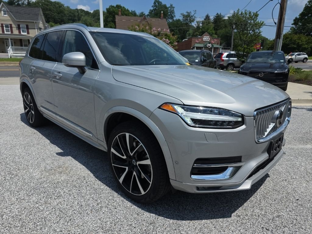 2023 Volvo XC90 B5 Plus 4WD's photo